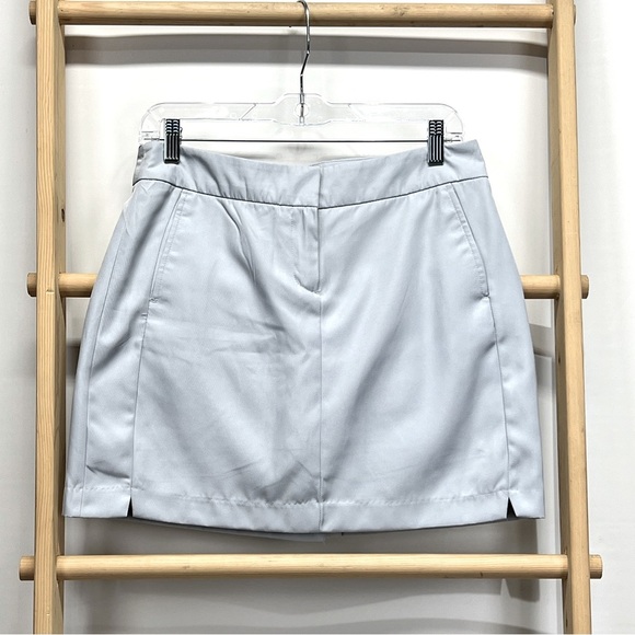 IZOD GOLF Light gray Women’s Golf/Pickleball skort, size 4. - Picture 1 of 10